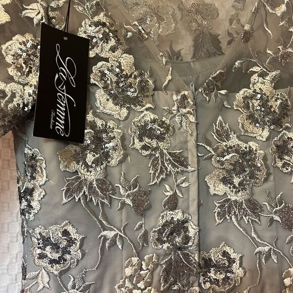La Femme 29725 Beaded Lace Tulle A-Line Gown Maxi NWT in Silver Size 2 $635 - Picture 5 of 7